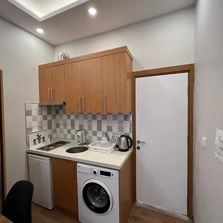 Appartamento Economic 10 Min By Walk To Metro Provincia di Istanbul